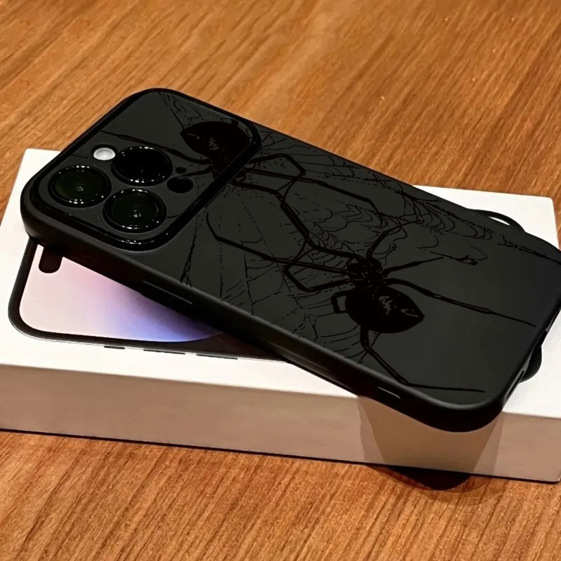 Apple Iphone 15 - غطاء هاتف أنيق بنمط العنكبوت الأسود